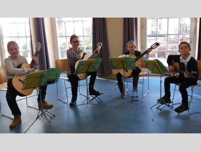Gitarrenensembles der städtischen Musikschule erfolgreich bei Jugend musiziert
